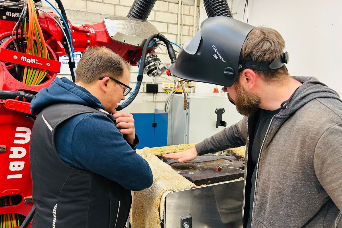 Analyse zur Übertragung eines manuellen Schweißprozesses in die Teilautomatisierung