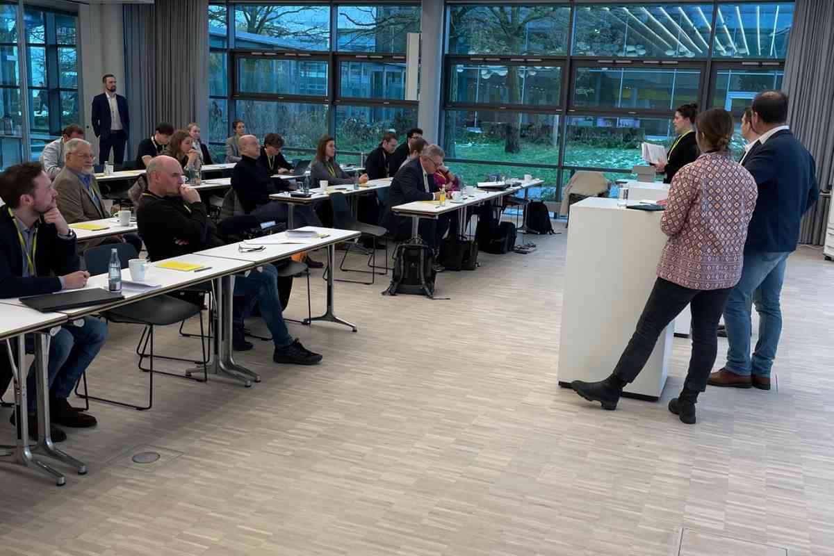Auf der Abschlussveranstaltung des Forschungsprojekts teamIn im Dezember 2022.