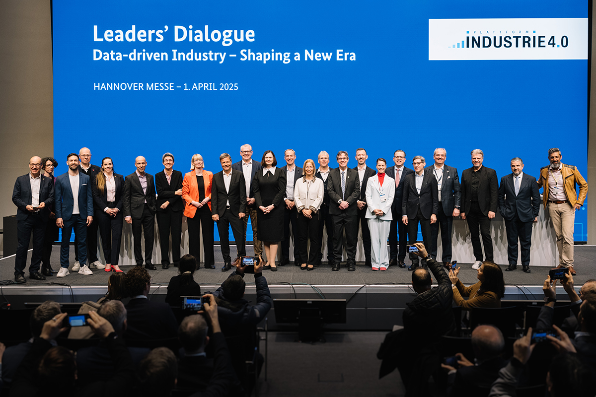 Austausch zur Zukunft der Wertschöpfung durch Industrie 4.0: Die zahlreichen Besucherinnen und Besucher sowie die hochrangig besetzten Expertendiskussionen zeigten den hohen Stellenwert der Veranstaltung © Plattform Industrie 4.0, 2025