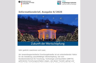 Schloss Wackerbarth bei Radebeul mit weihnachtlich beleuchteten Bäumen im Vordergrund und Weihnbergen im Hintergrund